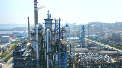 航拍海岸石油冶煉化工廠_3840X2160_高清視頻素材下載(編號:2807419)_實拍視頻